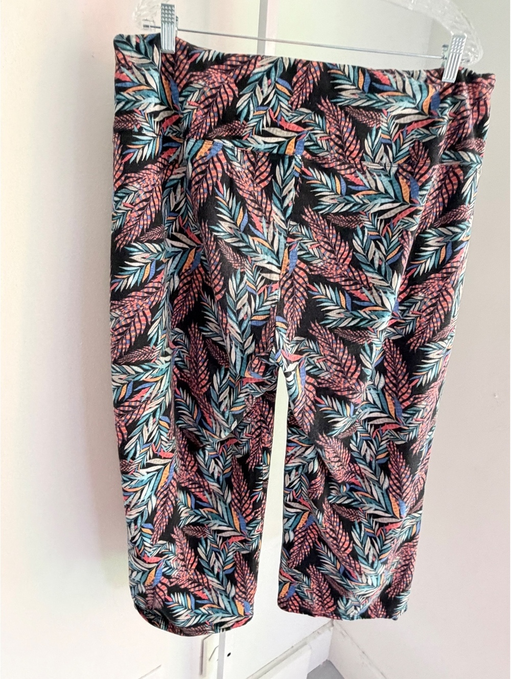 Intro Love The Fit Women's Capri Legging 2X with Revolutionary Tummy Control and